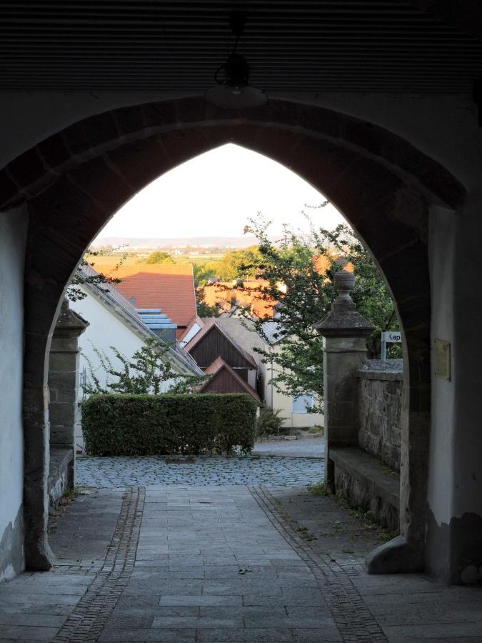 Turmstueble Im Torhaus Von 1545 Apartment Burgbernheim Exterior photo